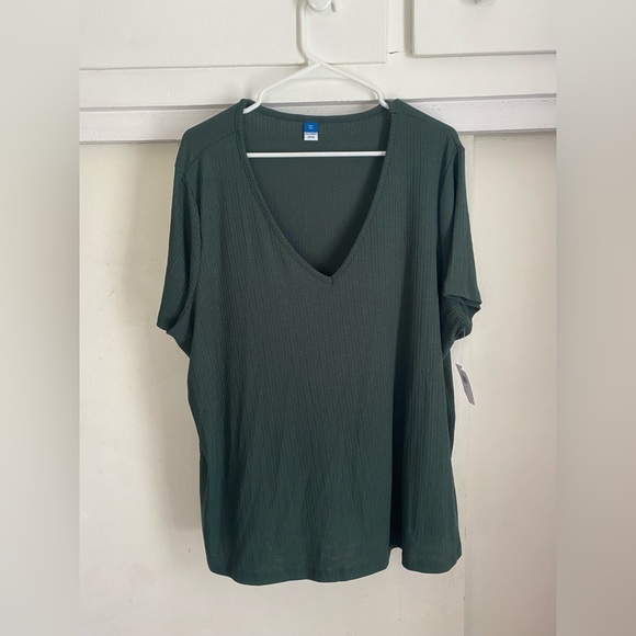 Old Navy Luxe v-neck ribbed shirt - Picture 1 of 4